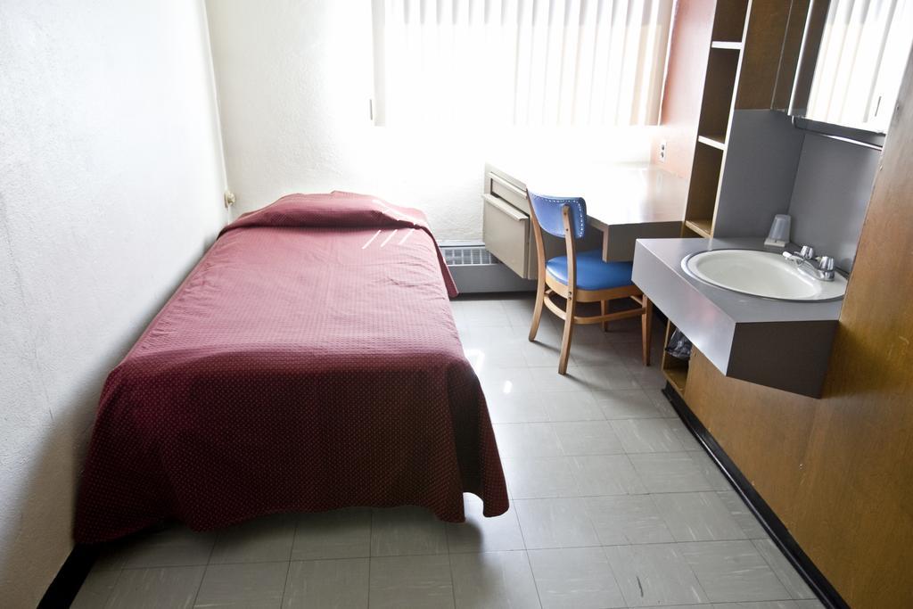 Residences Campus Notre-Dame-De-Foy Saint-Augustin-de-Desmaures Room photo
